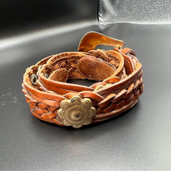 Vintage Fossil Women’s Flower Concho Brown Leather Belt Western Studded 34’lengt - Picture 4 of 13